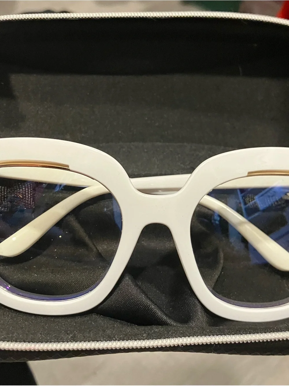 White Oversized Women's Sunglasses - Fashionable Frame